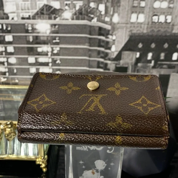 Authentic Louis Vuitton Monogram Elise Wallet - Picture 15 of 16